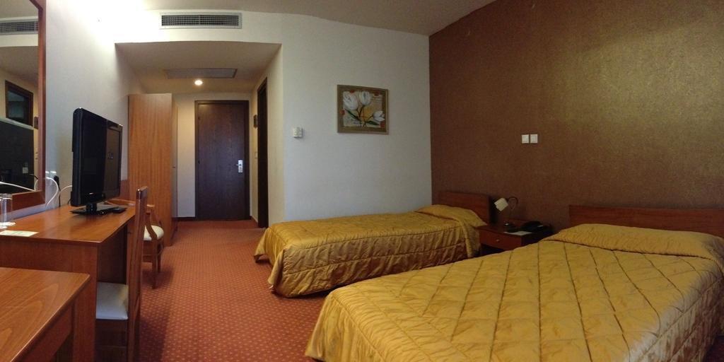 Achillio Hotel Komotini Rum bild